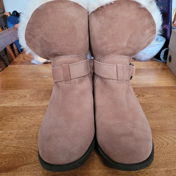 Ugg Fashion Boots - Picture 6 of 8